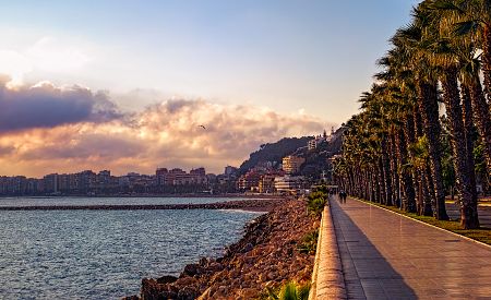 Pobřežní promenáda v Málaze lákající k procházce i v zimě…