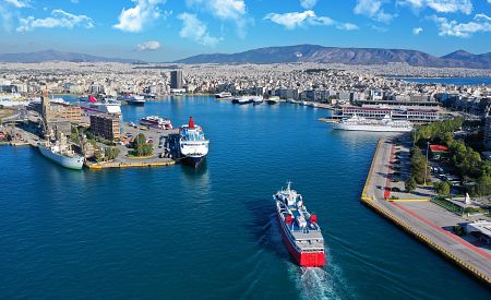 Malebný řecký přístav Pireus