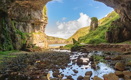 Odhalte skrytá tajemství jeskyně Smoo Caves…