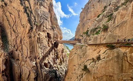 Dobrodružná procházka po stezce Caminito del Rey v NP El Chorro