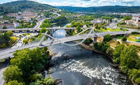 Unikátní futuristický most Milenio v římském Ourense