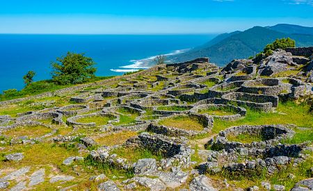 Castro de Santa Trega – jedno z největších a nejzachovalejších keltských hradišť v Galicii