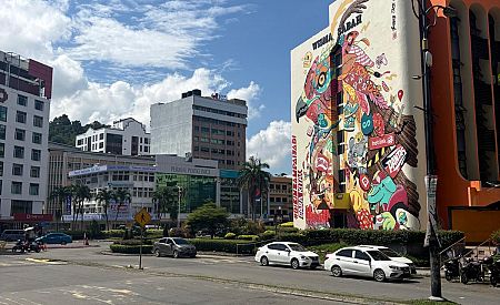 Atmosféra města Kota Kinabalu na ostrově Borneo