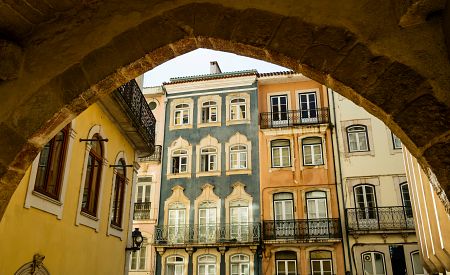 Malebná ulička v Coimbře