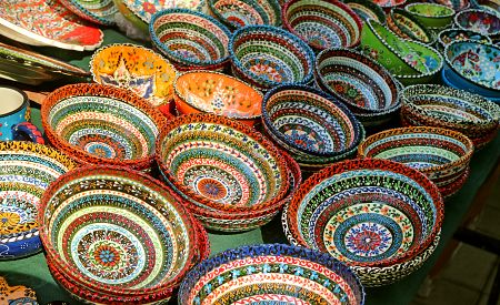 Překrásné suvenýry z tradičního jerevanského trhu Vernissage