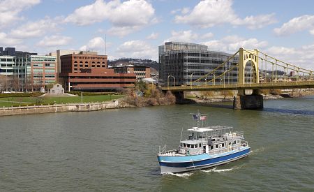 Úžasné výhledy na Pittsburgh při plavbě po třech řekách… Jedinečný zážitek v srdci Pensylvánie!
