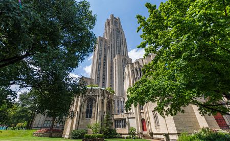 Cathedral of Learning – ikonická dominanta amerického Pittsburghu a hlavní univerzitní budova