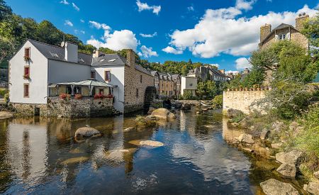 Město malířů a klidných říčních zákoutí Pont-Aven