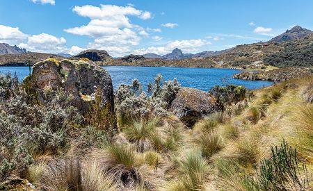 Jezero Toreadora v ekvádorském národním parku Cajas