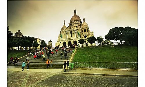 Z Baziliky Sacré Coeur je působivý výhled na Paříž