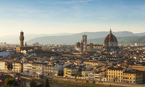 Pohled na Florencii z okolních vrcholků