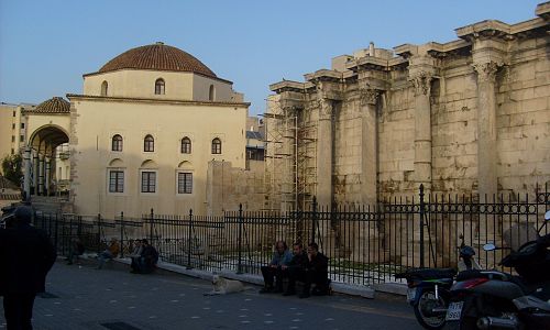 Hadriánova knihovna a Tsisdarakosova mešita