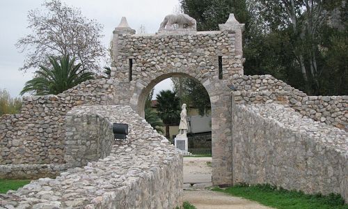 Benátská brána vedoucí na pevnost Palamidi