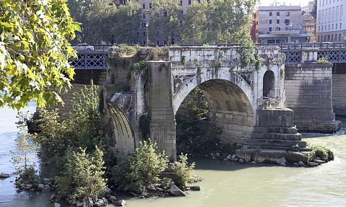 Ponte Rotto - nejstarší kamenný most v Římě