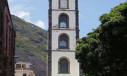 Městečko Garachico s kostelem Santa Ana