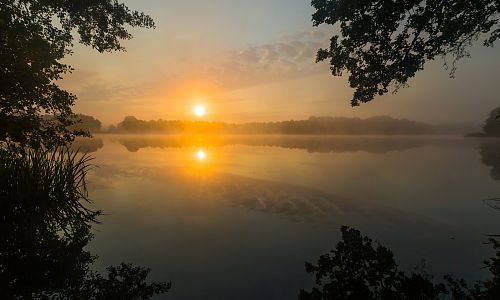 Východ slunce na jezery