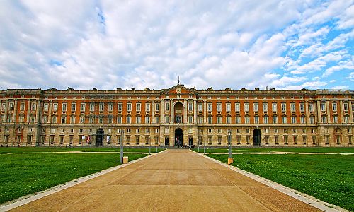 V rozlehlém královském paláci se skrývá více než 1200 místností