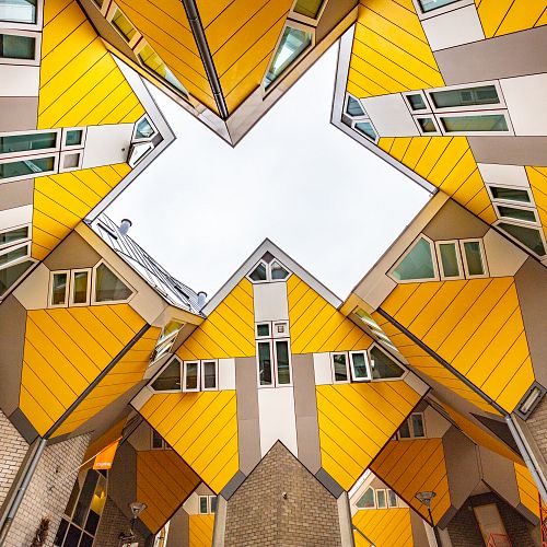 Obdivování kubistických domů v Rotterdamu