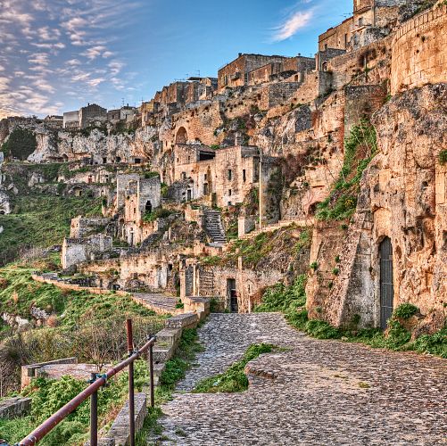 Nahlédnutí do života ve skalním městě Matera