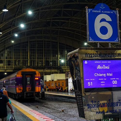 Přejezd nočním vlakem do Chiang Mai
