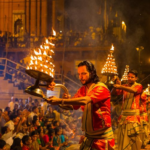 Uzavírání Gangy – ceremoniál jako unikátní show