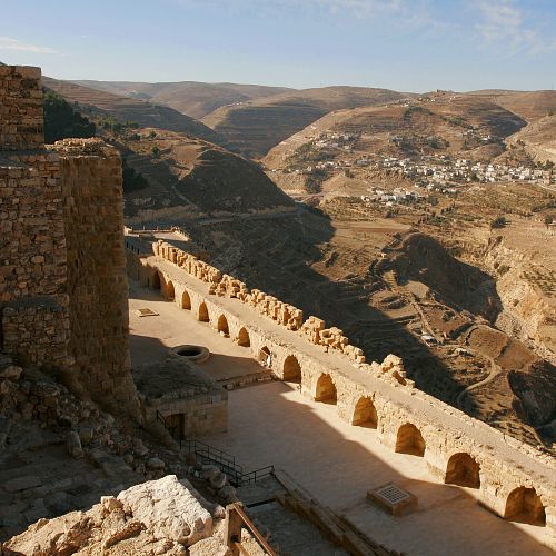 Procházení se mezi zdmi křižáckého hradu Karak