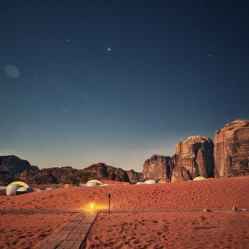 Přespání v poušti Wadi Rum