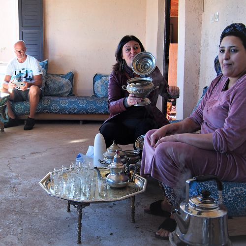 Výuka přípravy mátového čaje s berbery