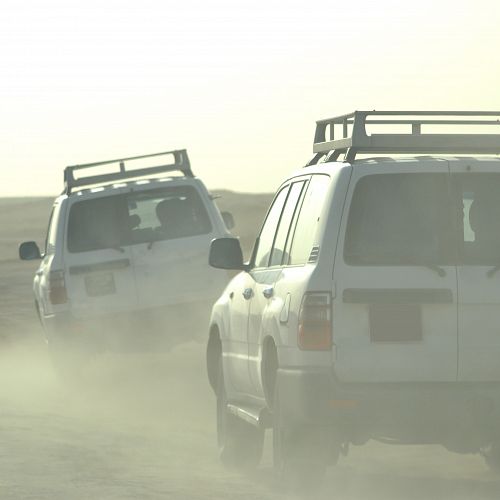 Adrenalinová jízda džípy v největší poušti světa