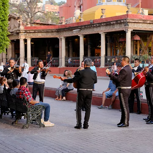 Zábava s místními mariachi