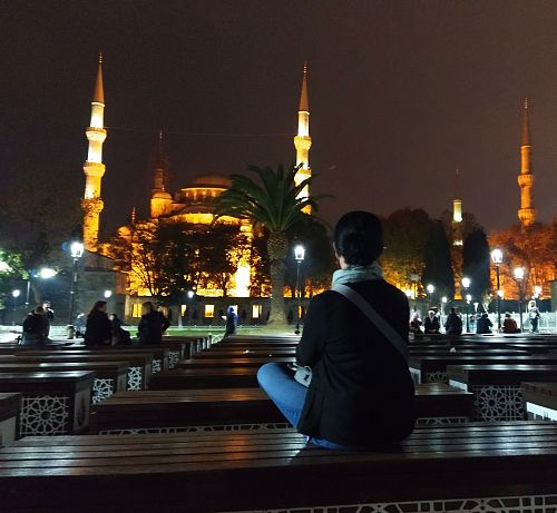 Krásný noční pohled na Modrou mešitu