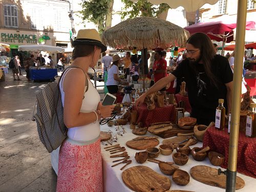 Aix-en-Provence má jedno z nejúžasnějších venkovních tržišť.
