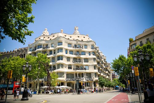 Gaudího kontroverzní stavba La Pedrera