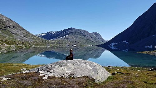 Jezero Djupvatnet, jedna z nejkrásnějších vzpomínek na norské putování od cestovatelky Petry Jelínkové