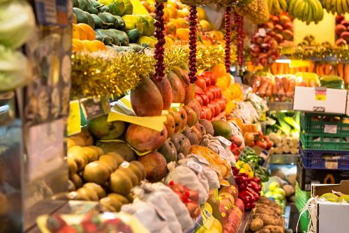 Exotické i tradiční ovoce na trzích v Las Palmas