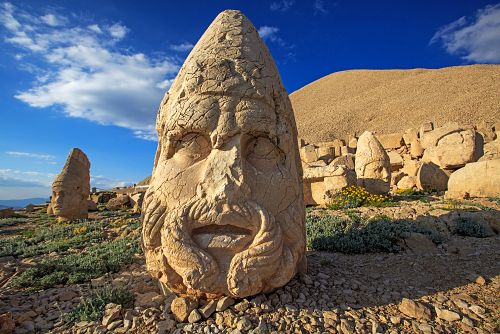 Tajuplná hora Nemrut