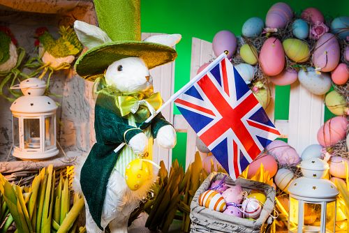 Originální velikonoční dekorace ve výkladních skříních londýnských obchodů