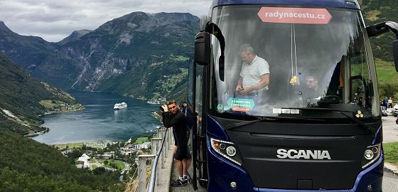 OBJEVTE POHODLÍ KOMBINOVANÝCH ZÁJEZDŮ: Tam i zpět letecky, na místě naším autobusem!