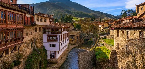 NOVINKA: Ochutnat baskické sýry, omrknout poklady Sevilly ze zvonice či krásy pohoří Picos de Europa? Španělské zážitky volají!