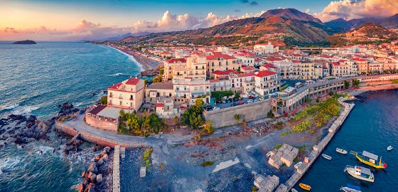 NOVINKA: Cedrátová riviéra ukrývá malá italská města, která vám změní léto v dokonale servírované (a kapku ostřejší) menu zážitků!