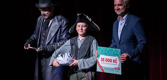 PŘEDPLATITELÉ DIVADLA OPĚT CESTUJÍ: A jeden dokonce zadarmo!  aneb Jak proběhlo losování poukazu na 35 000 Kč?