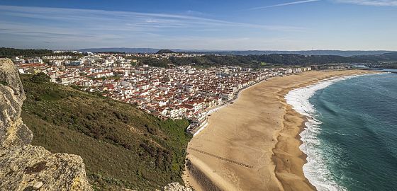 NOVINKA: Střední Portugalsko, které turisté přehlížejí – středověké město Óbidos, poutní Fatima a vlny v Nazaré
