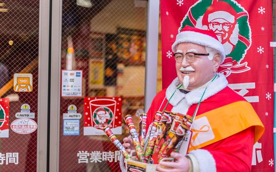 Japonské vánoční šílenství: kýbl kuřat z KFC a další neevropské tradice v období svátků