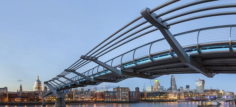 Millenium Bridge - ocelový pěší most
