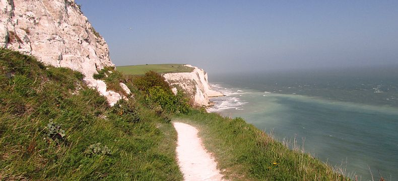 Právě díky bílým útesům Doveru se Anglii začalo přezdívat Albion