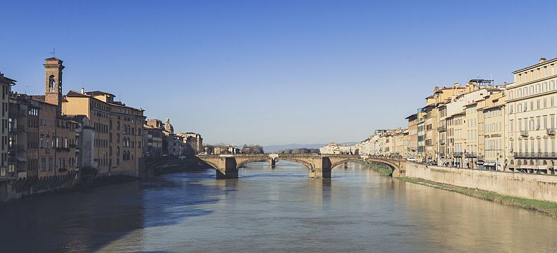 Ponte Santa Trinita je ukázkový renesanční most