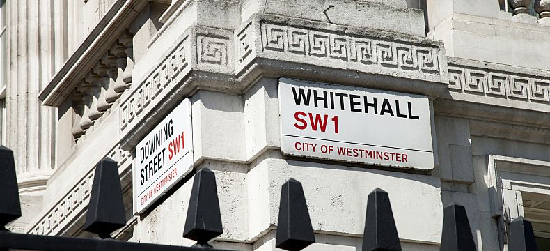 Na Whitehall se nachází mnoho vládních budov