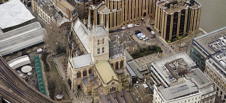 Katedrála Southwark z ptačí perspektivy