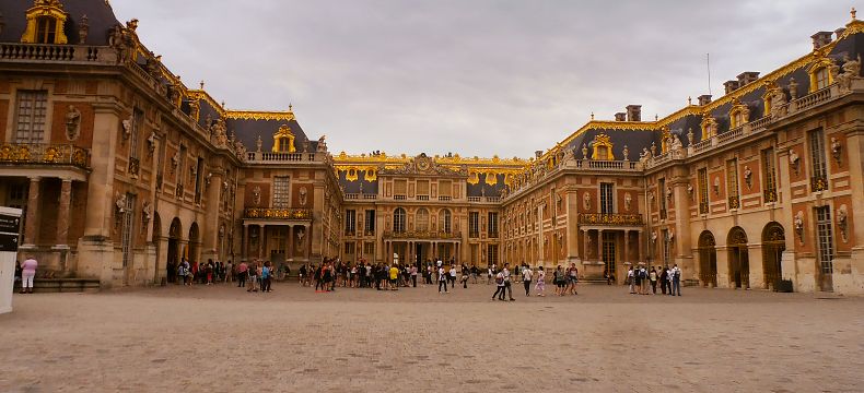 Okázalý zámek ve Versailles