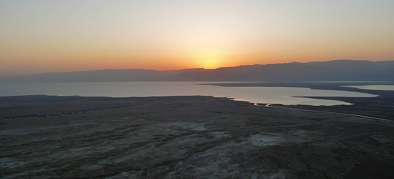 Východ slunce na Masadě